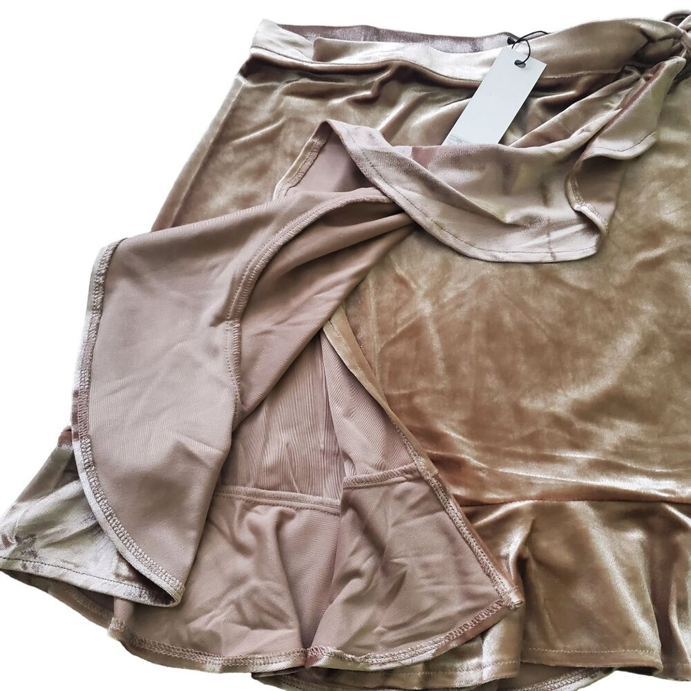 Bb Dakota womens Mini Skirt Size Small Velvet wrap Pale Gold Color Ruffle New - Picture 16 of 16